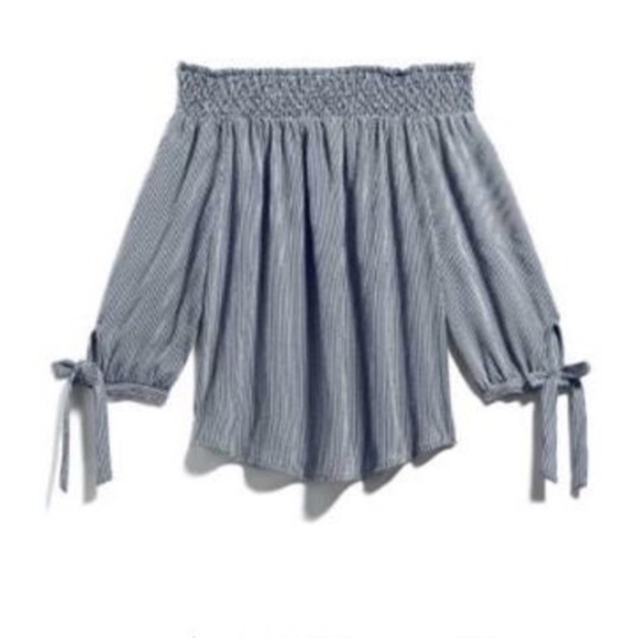 Alice Blue Tops - 🌻 ALICE BLUE Pineto Off the Shoulder Blouse